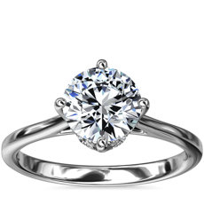 14k 白金橫向單石與鑽石訂婚戒指